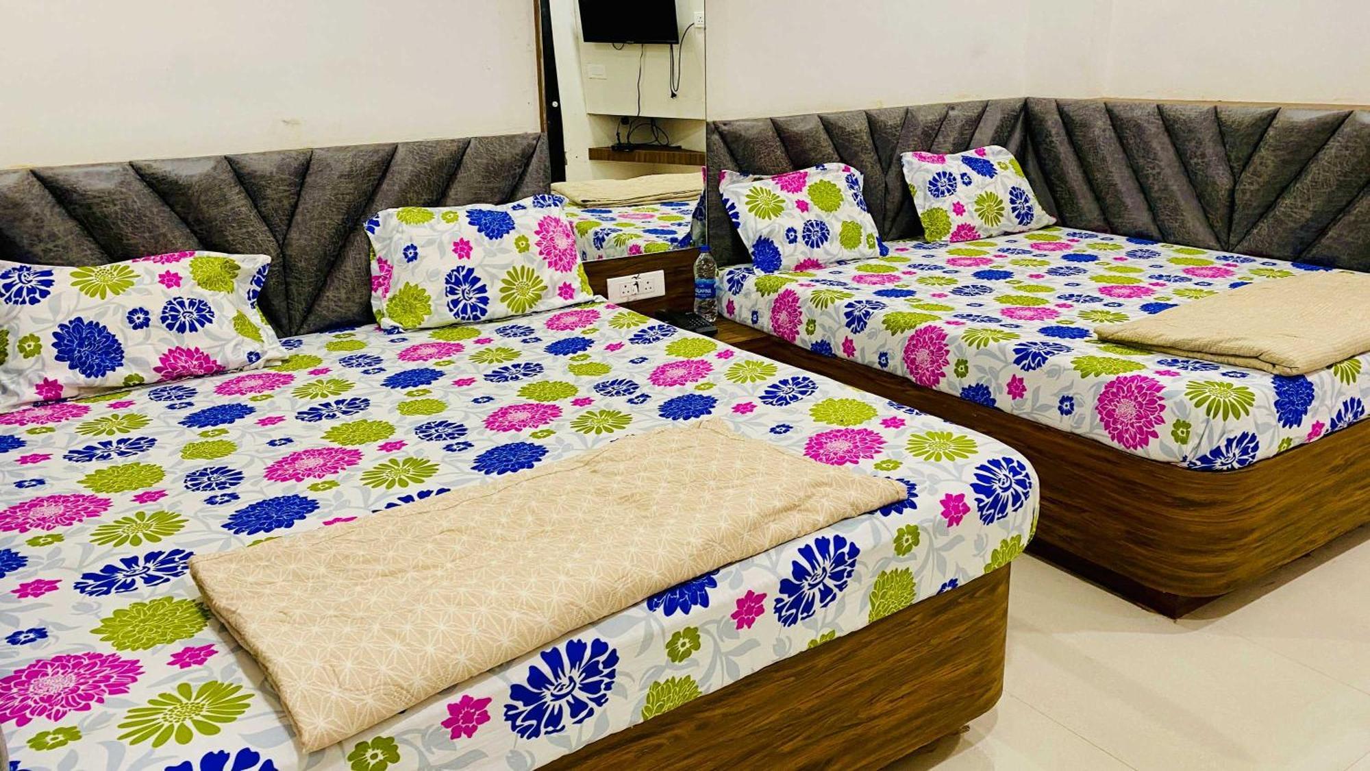Hotel Gayatri Palace Godarpura Kültér fotó