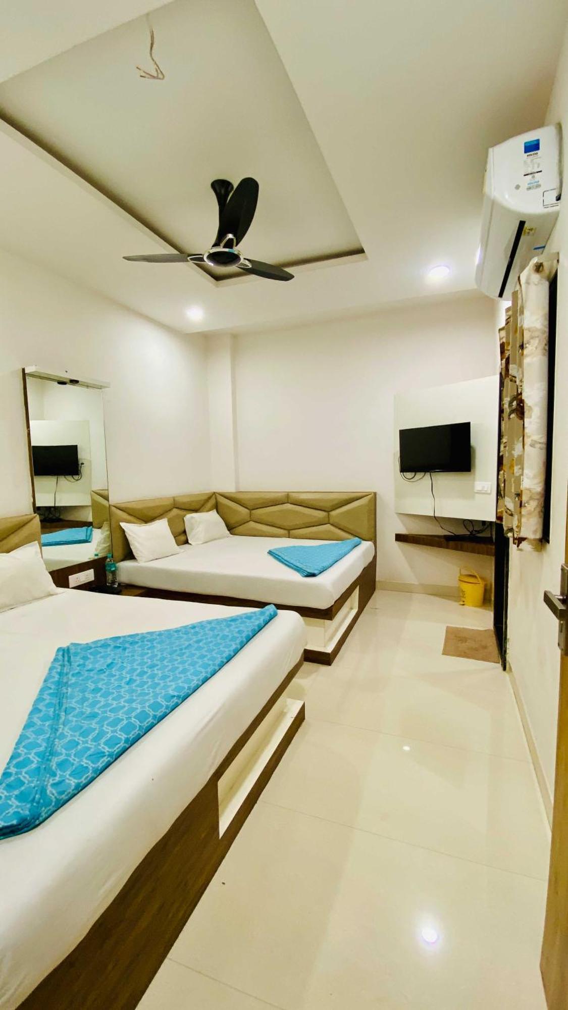 Hotel Gayatri Palace Godarpura Kültér fotó