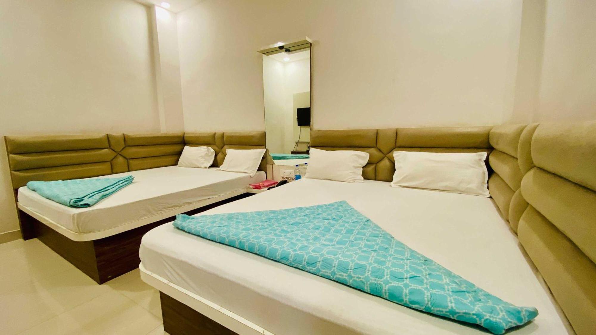Hotel Gayatri Palace Godarpura Kültér fotó