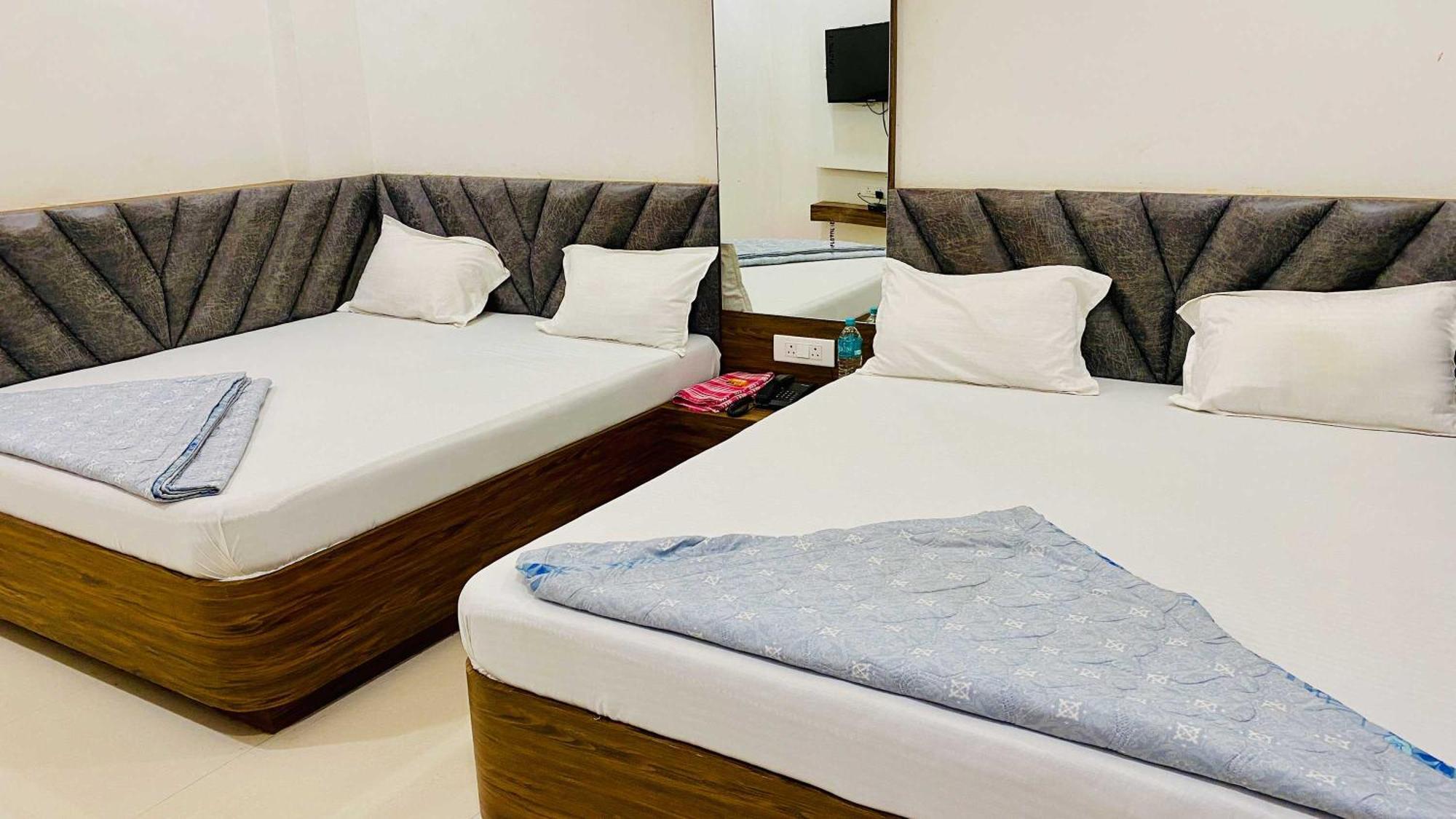 Hotel Gayatri Palace Godarpura Kültér fotó