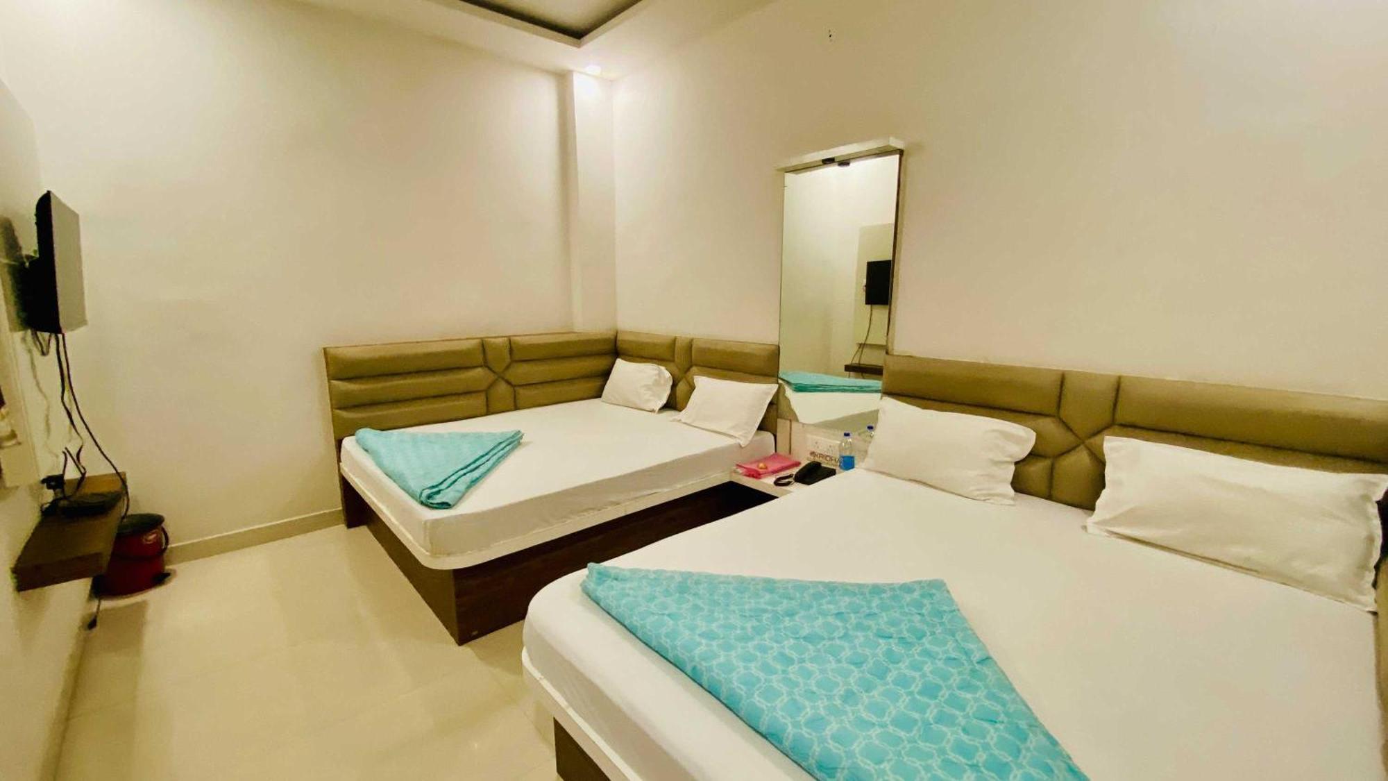 Hotel Gayatri Palace Godarpura Kültér fotó
