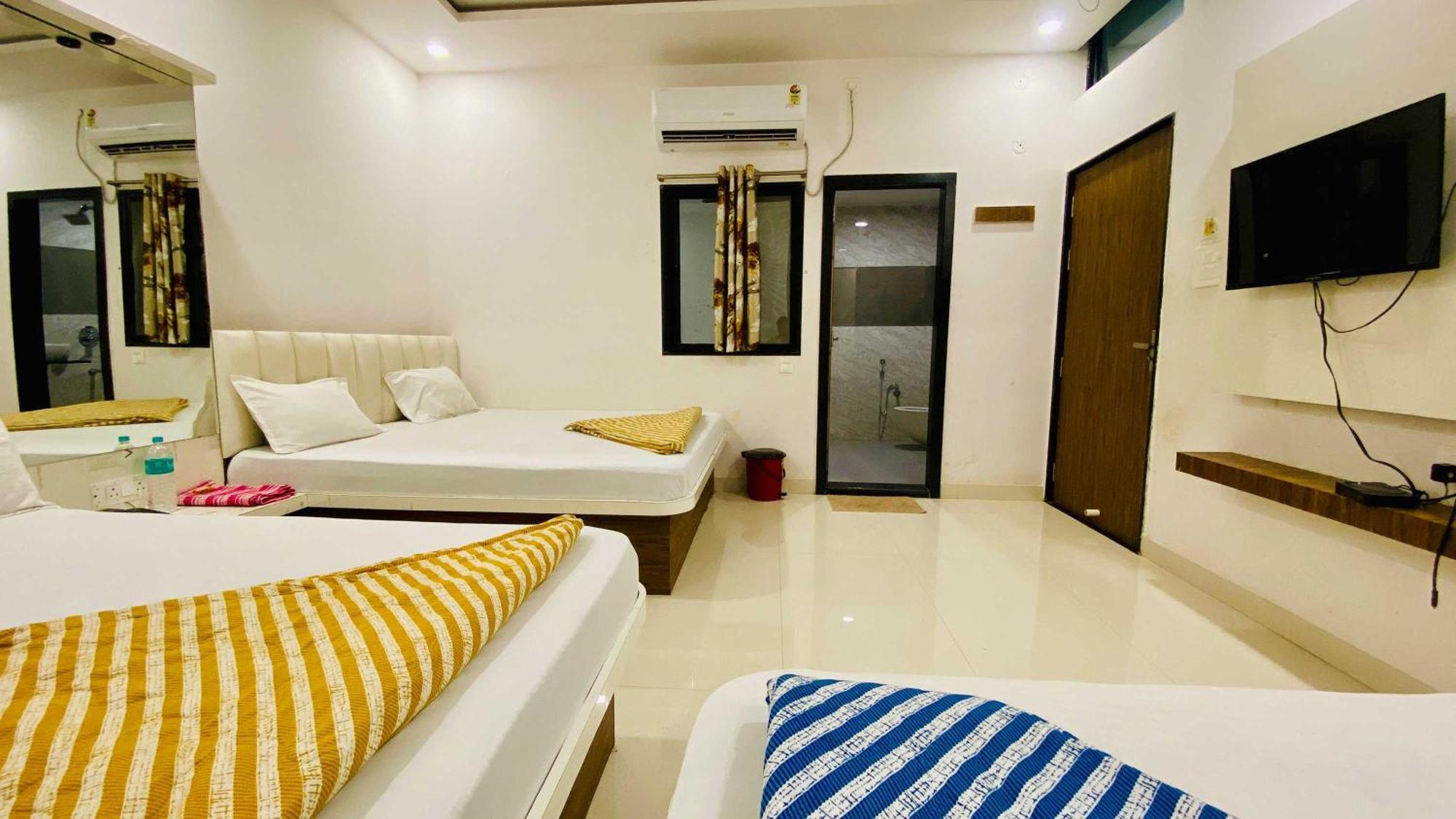 Hotel Gayatri Palace Godarpura Kültér fotó
