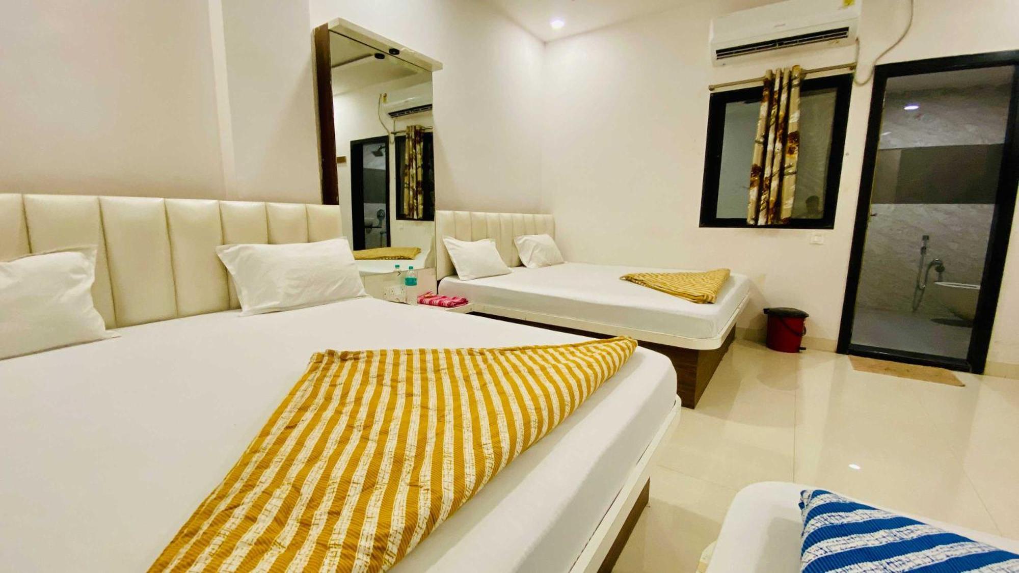 Hotel Gayatri Palace Godarpura Kültér fotó