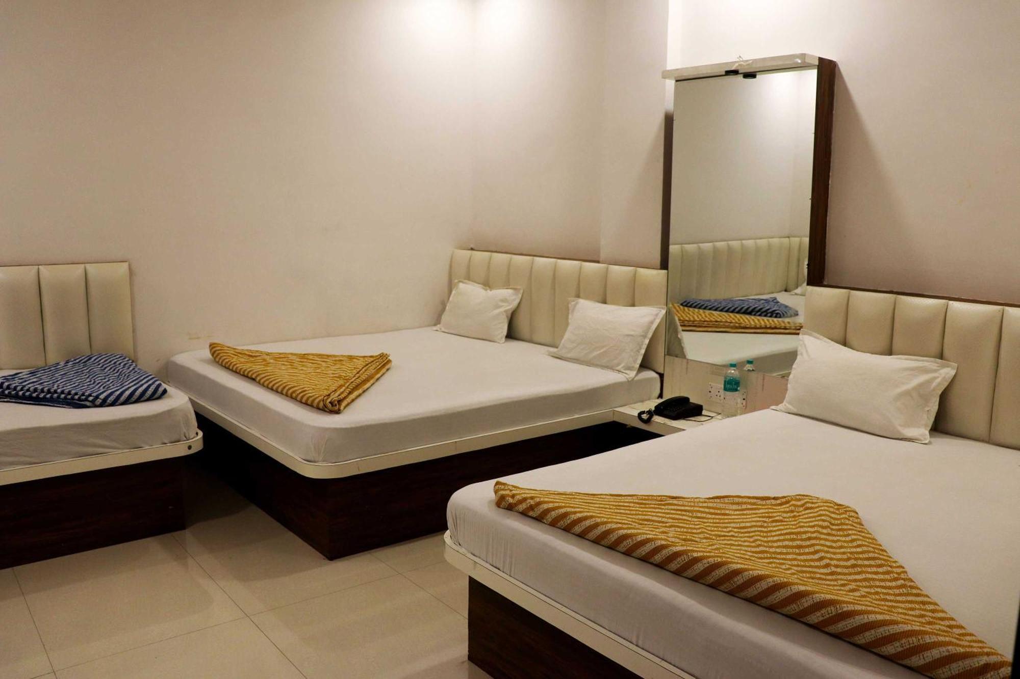 Hotel Gayatri Palace Godarpura Kültér fotó