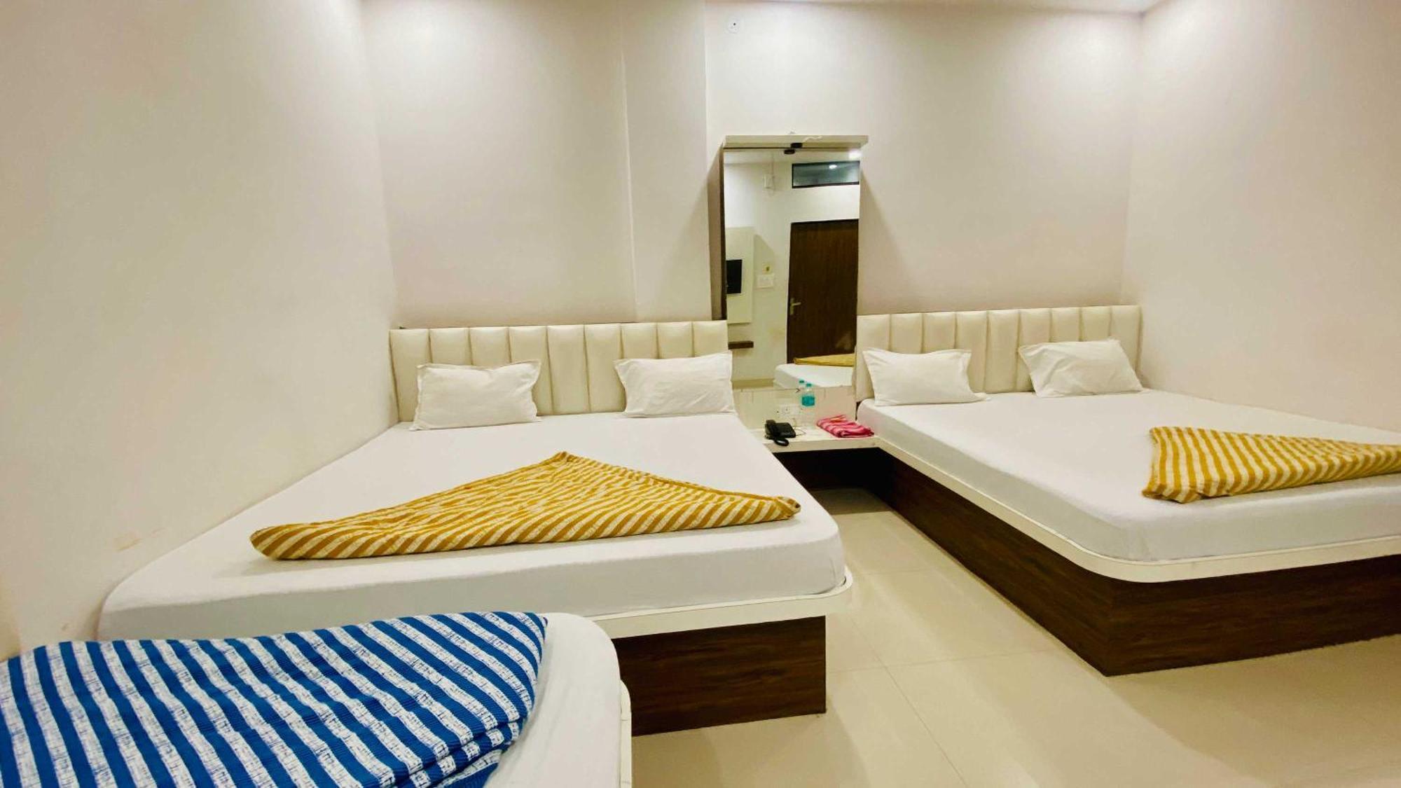 Hotel Gayatri Palace Godarpura Kültér fotó