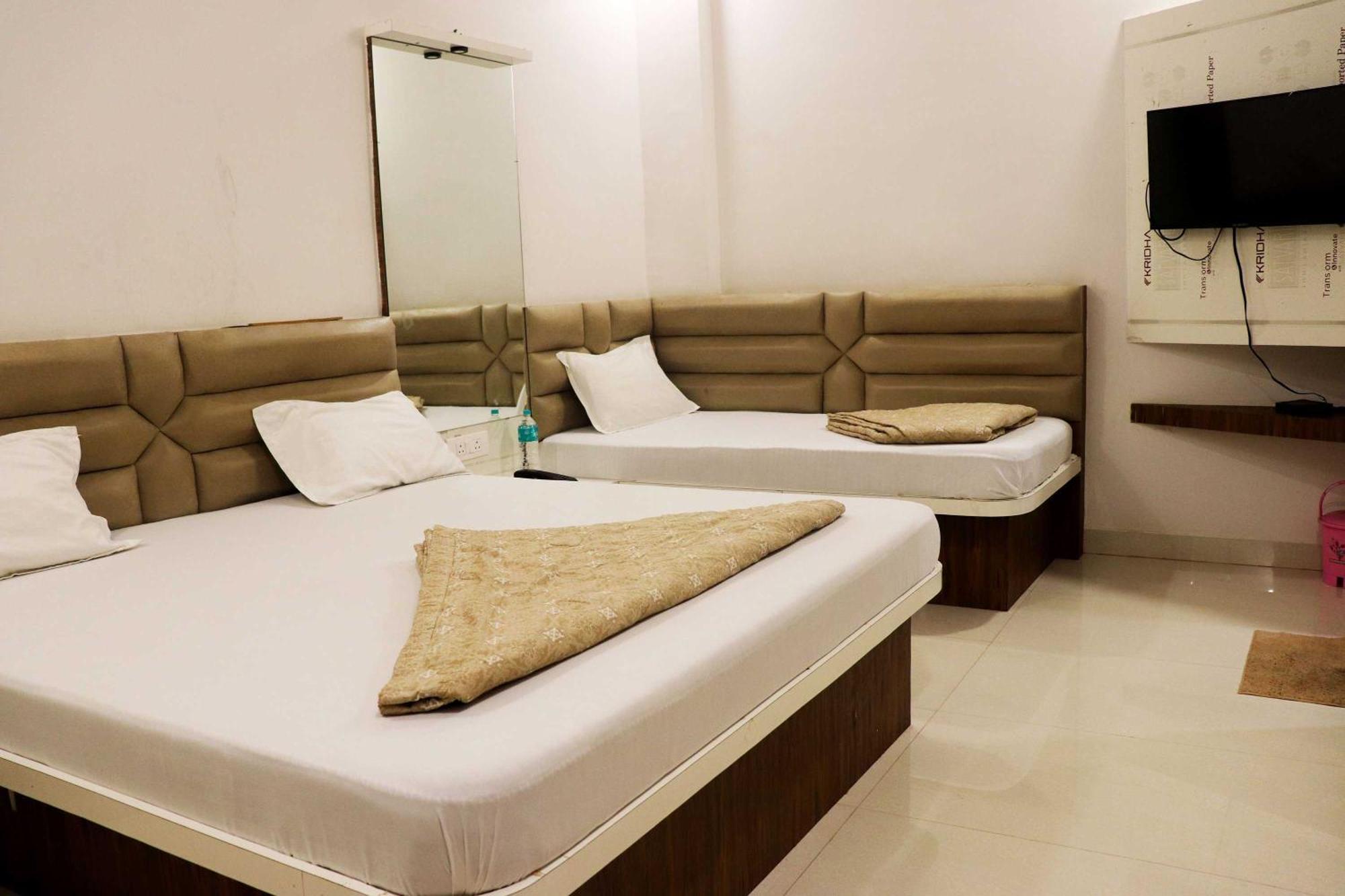 Hotel Gayatri Palace Godarpura Kültér fotó