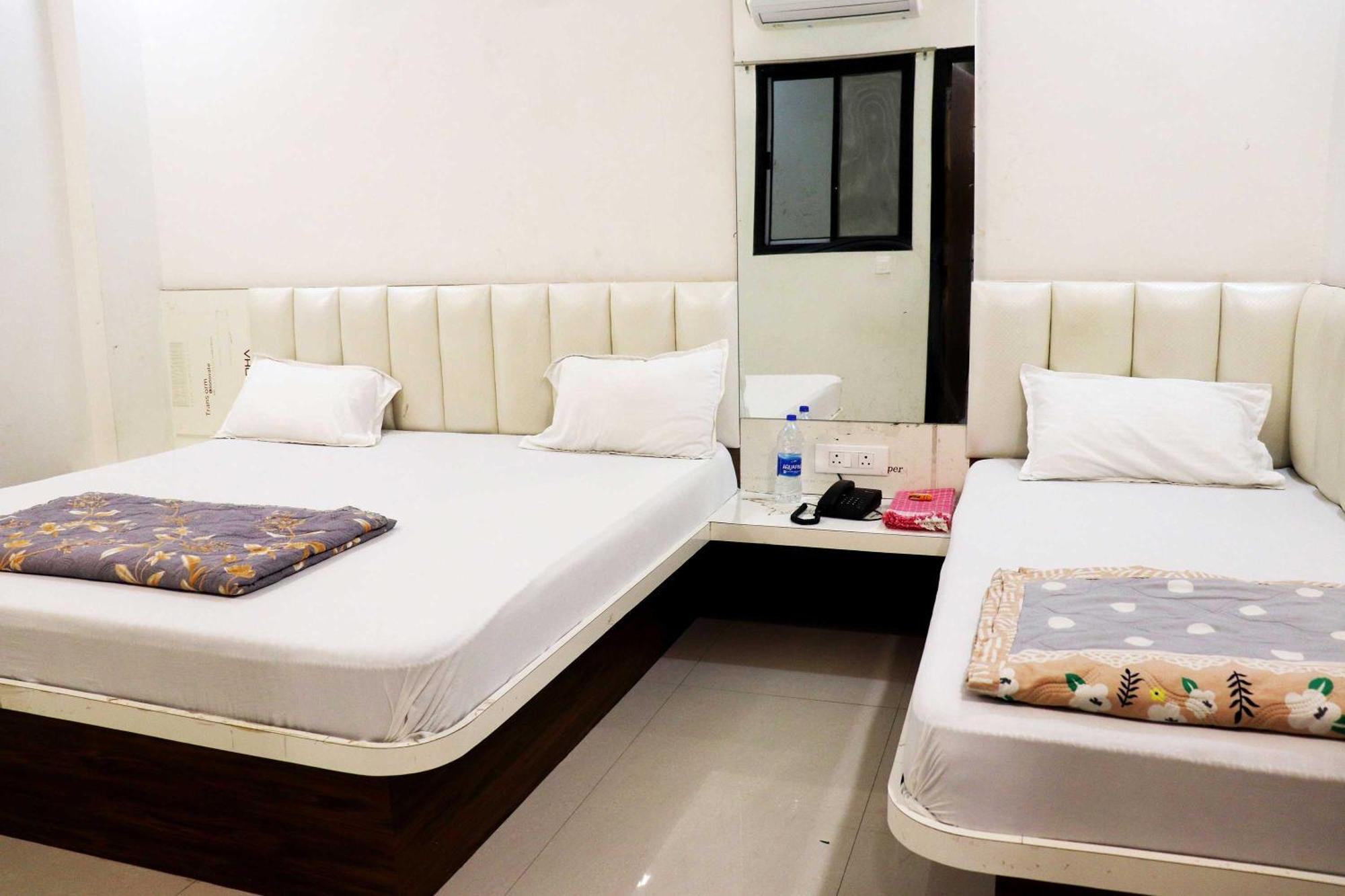 Hotel Gayatri Palace Godarpura Kültér fotó