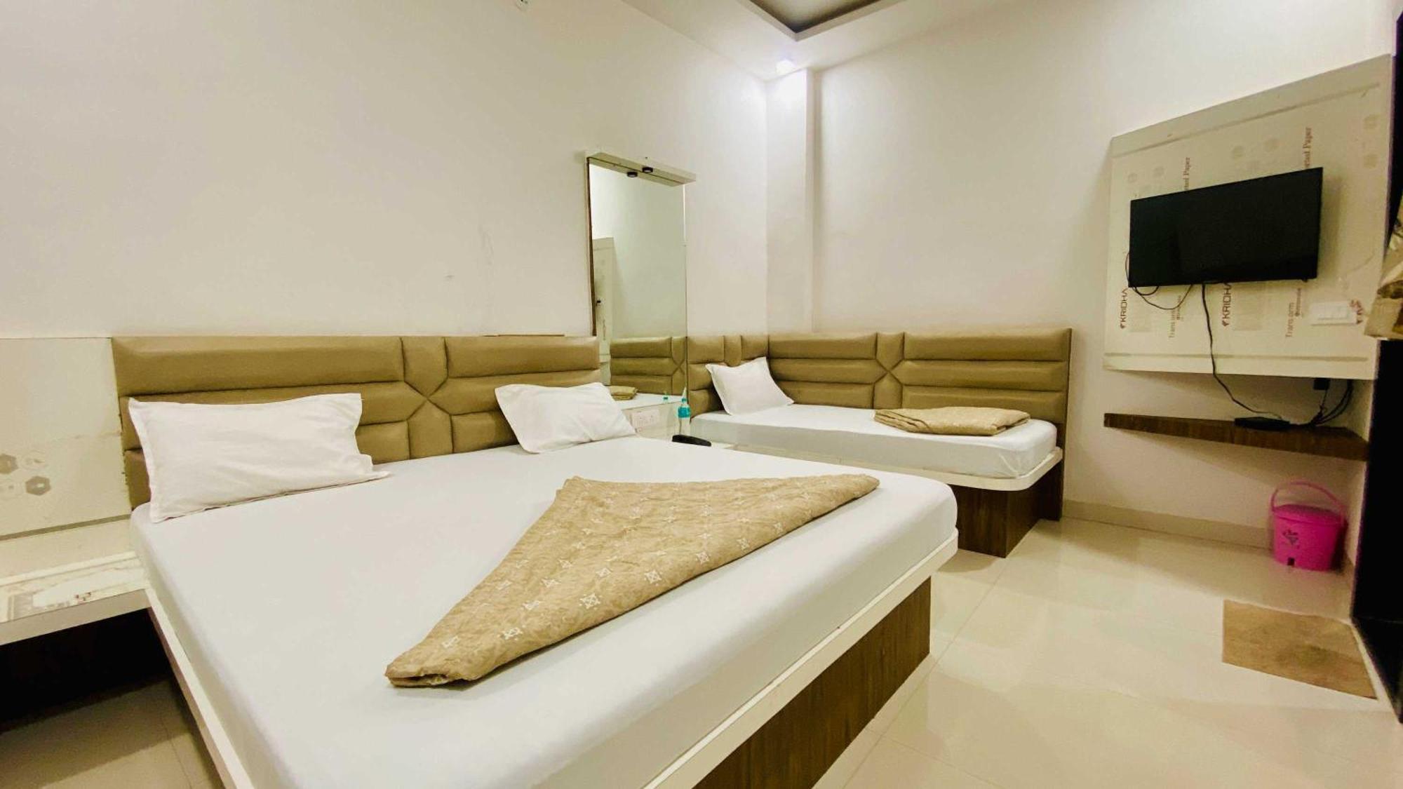 Hotel Gayatri Palace Godarpura Kültér fotó