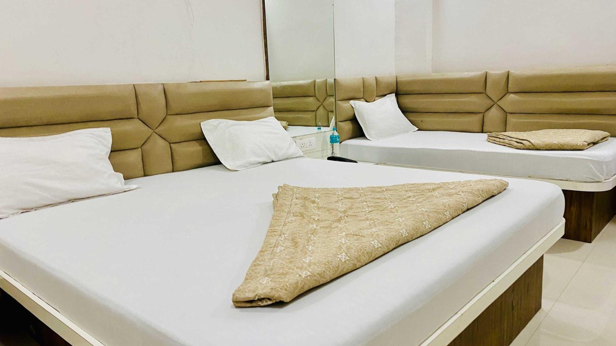 Hotel Gayatri Palace Godarpura Kültér fotó