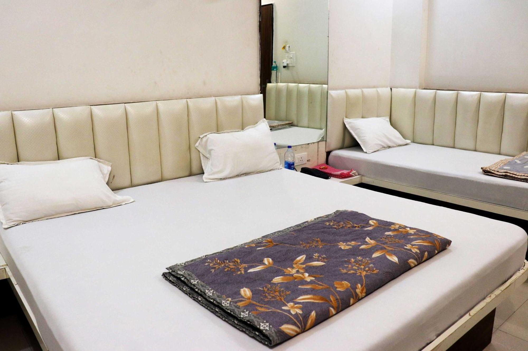 Hotel Gayatri Palace Godarpura Kültér fotó